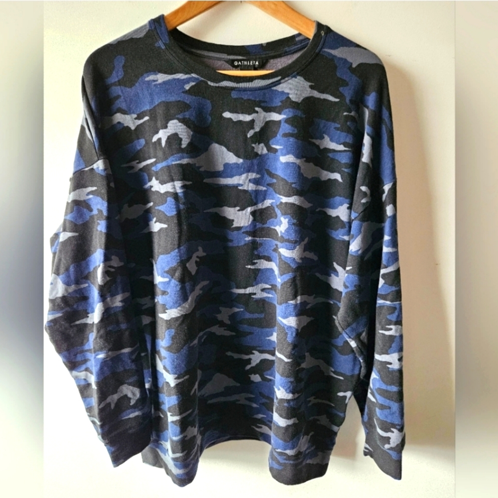 ATHLETA Balance camo sweatshirt. Size XL